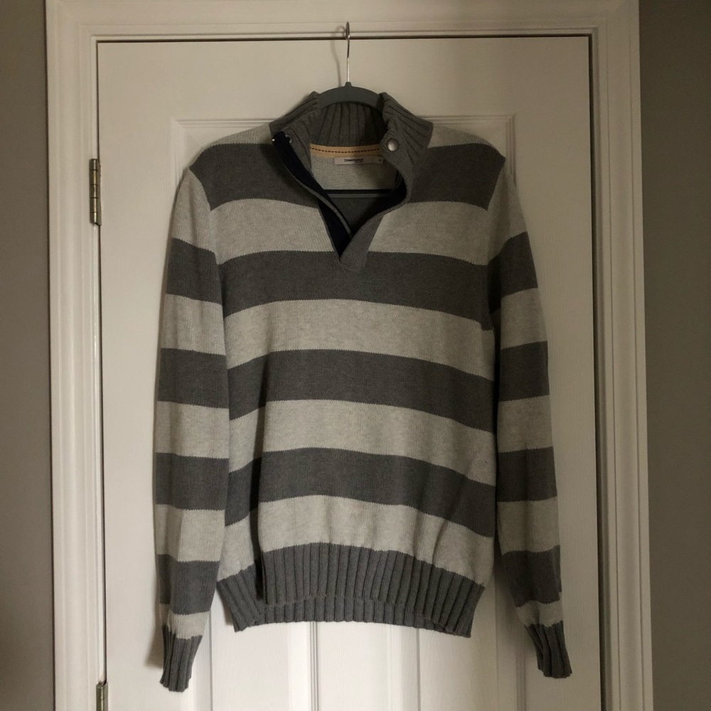 Men’s MEDIUM 100% Cotton Striped Gray Sweater